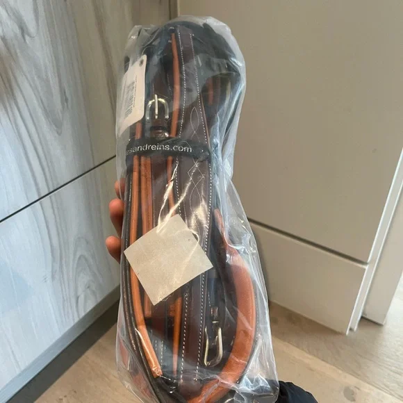 Elegant Brown Leather Bridle - Picture 2 of 3